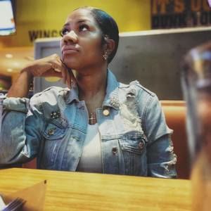 Meet your Posher, Khadeeja